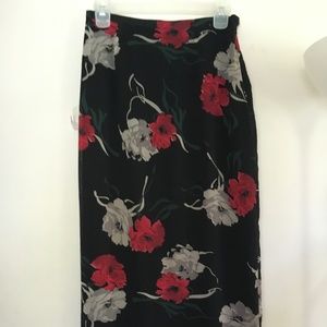 The Limited Floral Skirt Black Red Beige